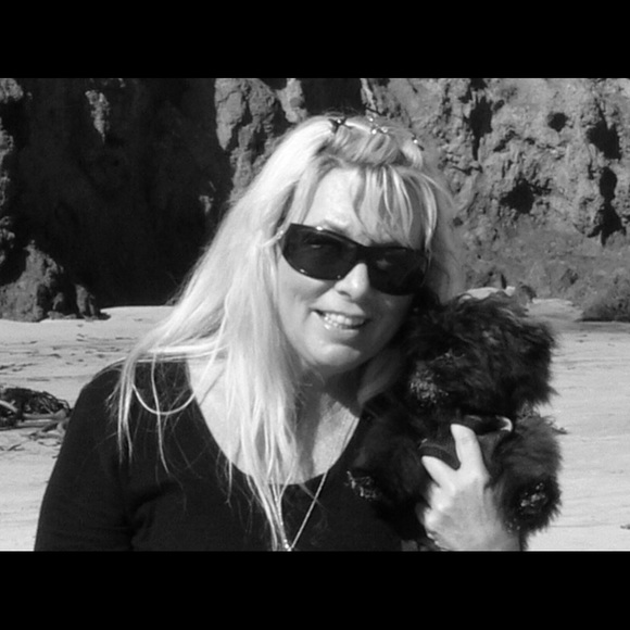 Meet your Posher, Lisa - Picture 1 of 1